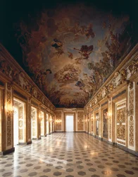 第2メディチ王朝の神格化を描いた天井フレスコ画のあるロッジアの眺め、1670〜88年